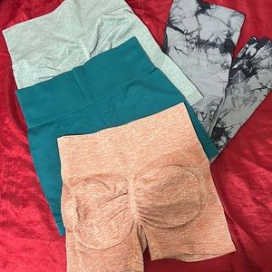 Women’s workout bottoms set